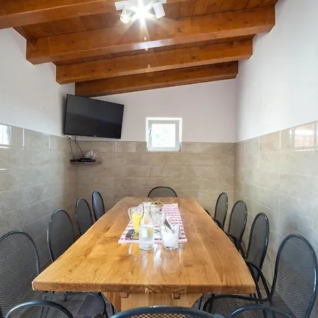 Appartamento Family Friendly With A Swimming Pool Stobrec, - 21990 *